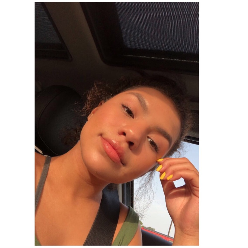 Meet your Posher, Lauren